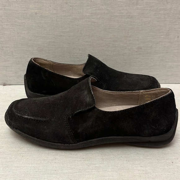 Hush Puppies Shoes Hush Puppies A Pair Of Beautiful Black Suede